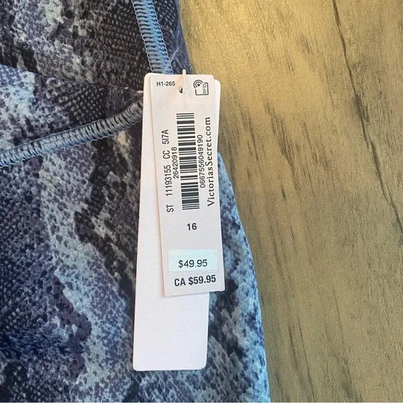 Victoria’s Secret • Navy Blue Snake Print 3/4 Length Leggings • Size 16 XL • NWT - Picture 4 of 6